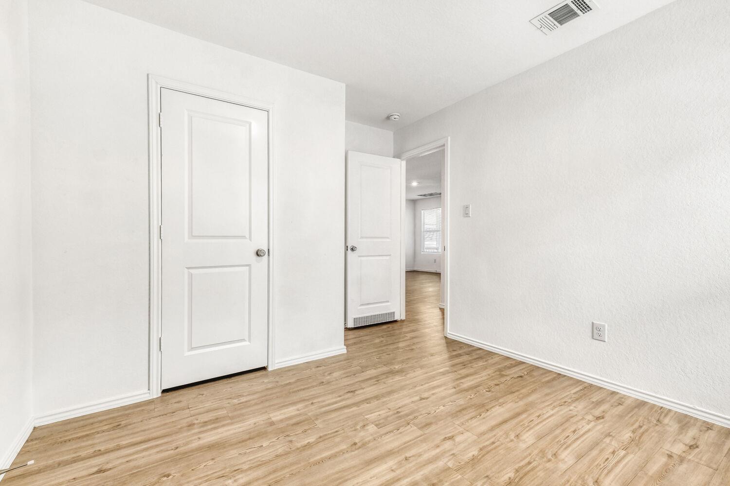 7102 Satellite Way Property Photo 14