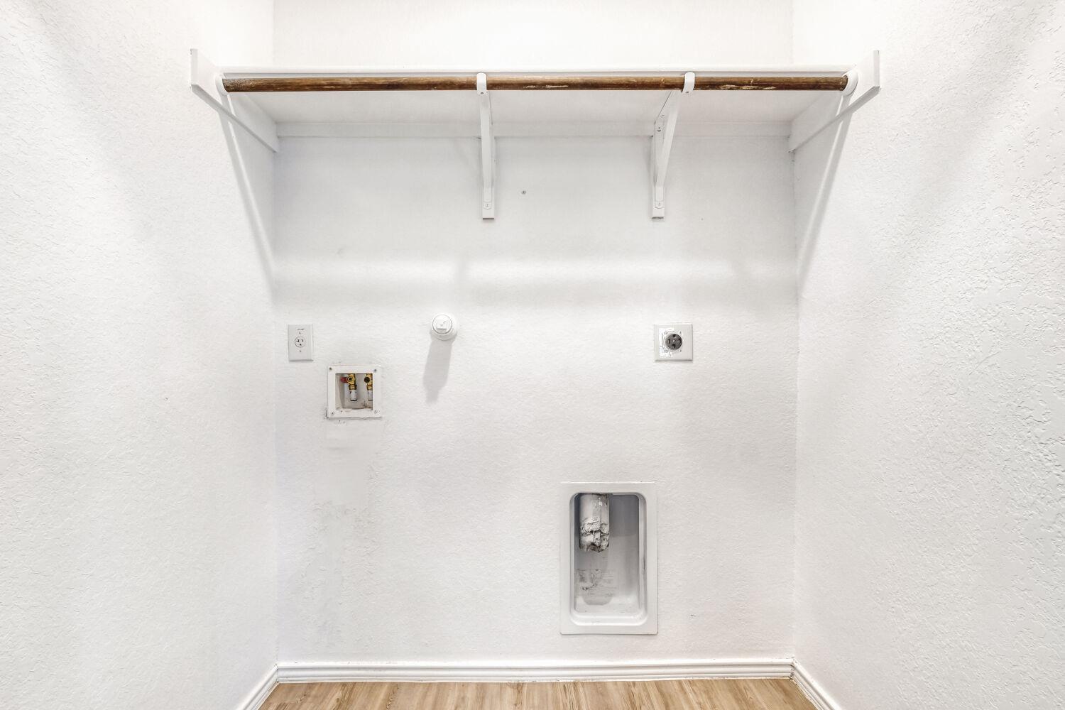 7102 Satellite Way Property Photo 19