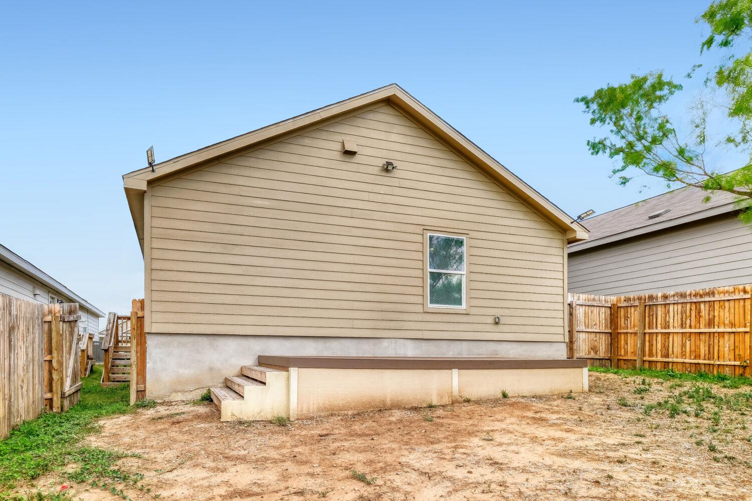 7102 Satellite Way Property Photo 22