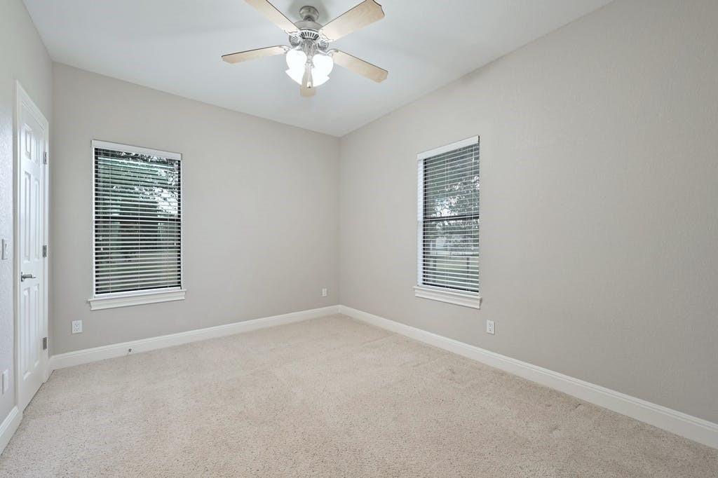 200 Oak Hollow Ln Property Photo 25