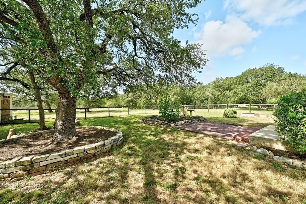 200 Oak Hollow Ln Property Photo 29