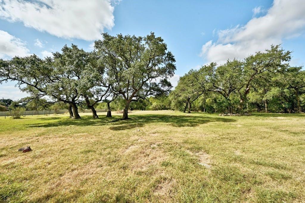 200 Oak Hollow Ln Property Photo 31