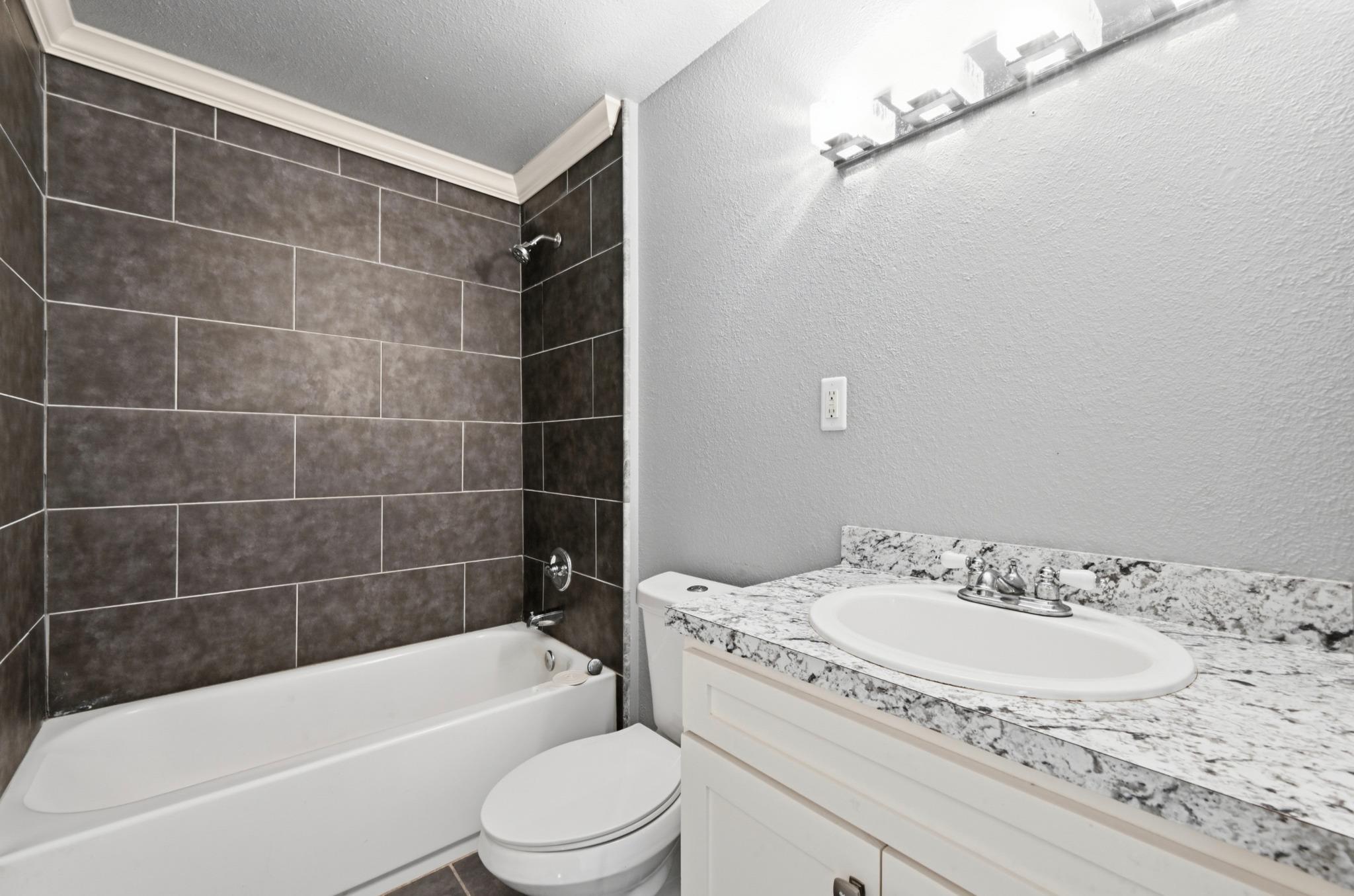 1127 Parr St Property Photo 15