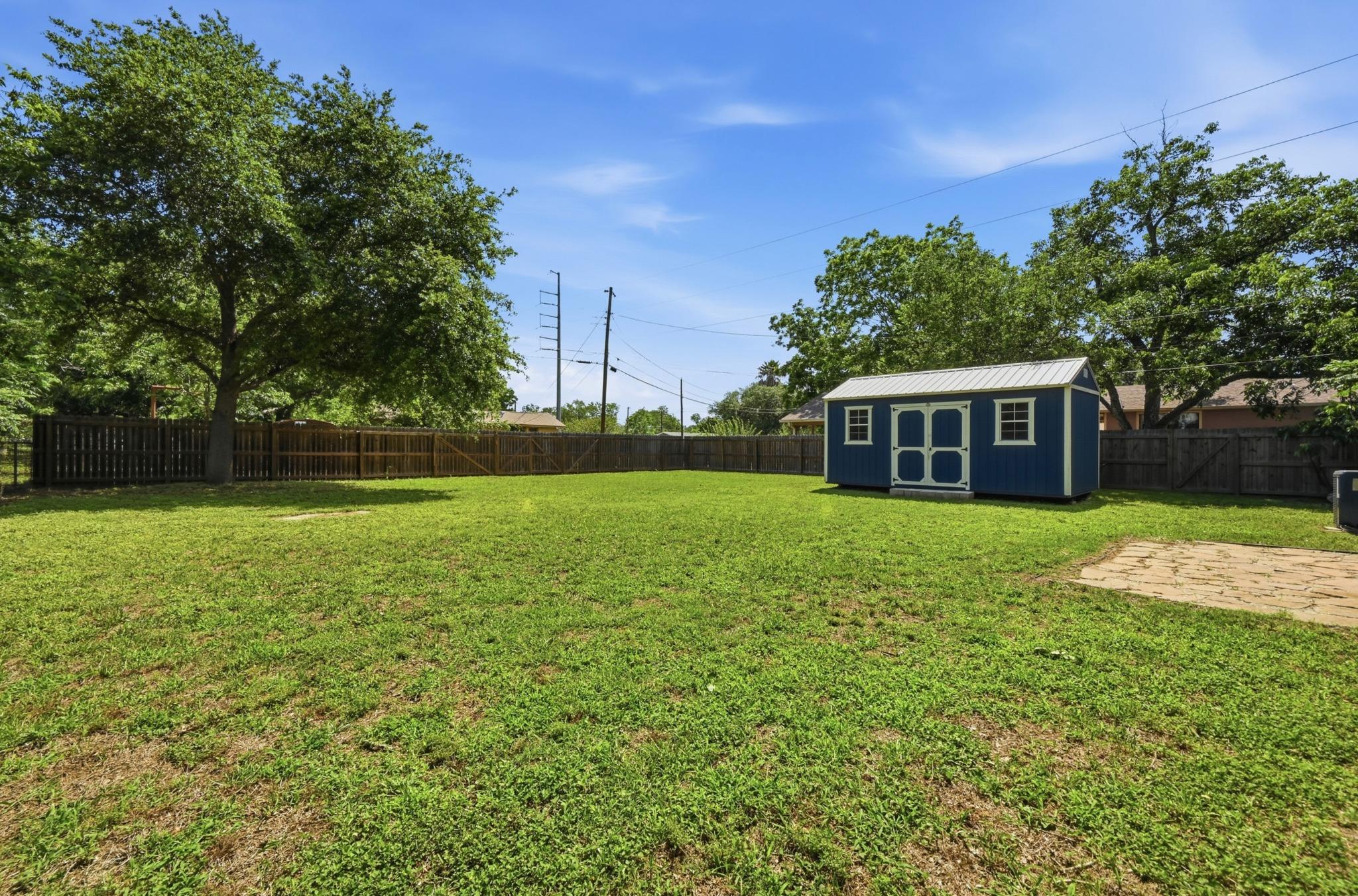 1127 Parr St Property Photo 16