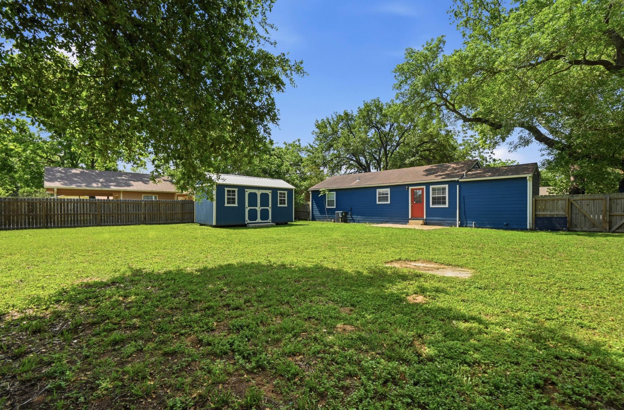 1127 Parr St Property Photo 17