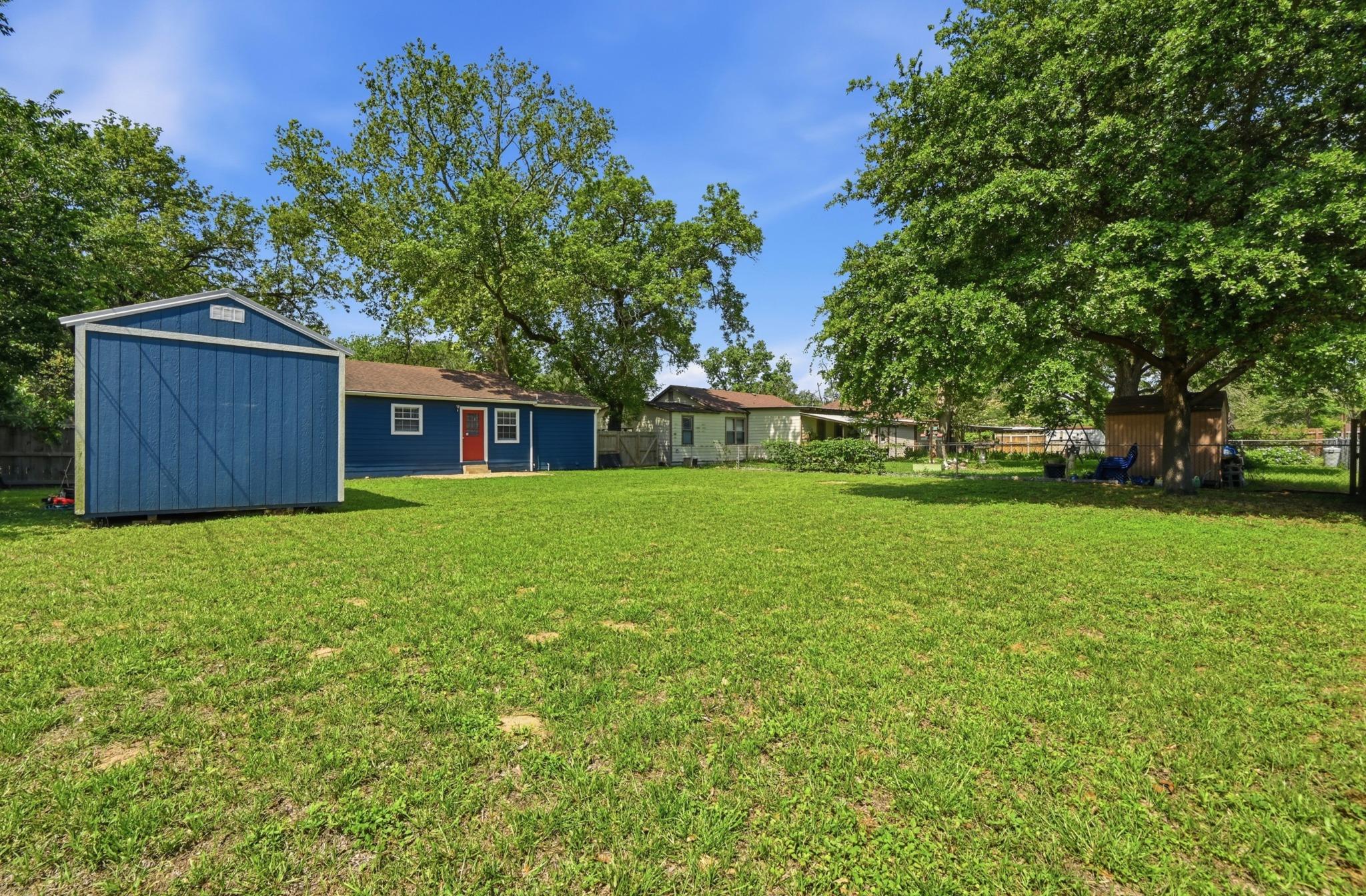 1127 Parr St Property Photo 18