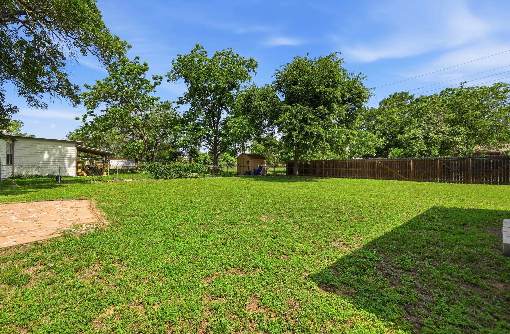 1127 Parr St Property Photo 19