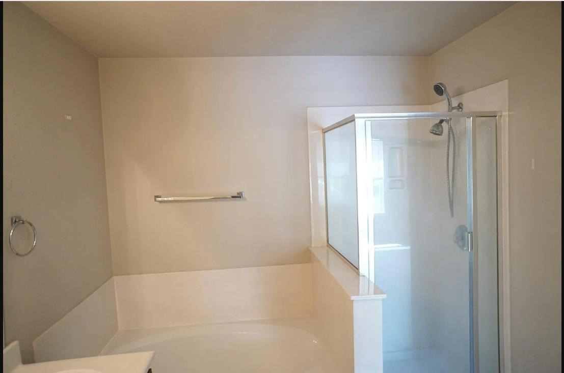 243 Devonshire Dr Property Photo 4