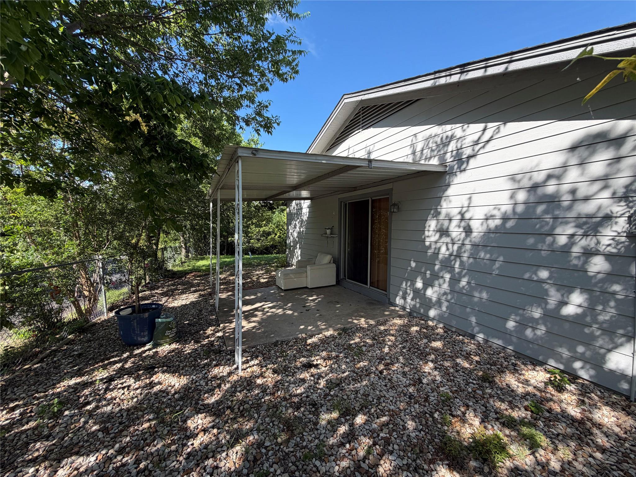 1200 Warrington Dr Property Photo 10