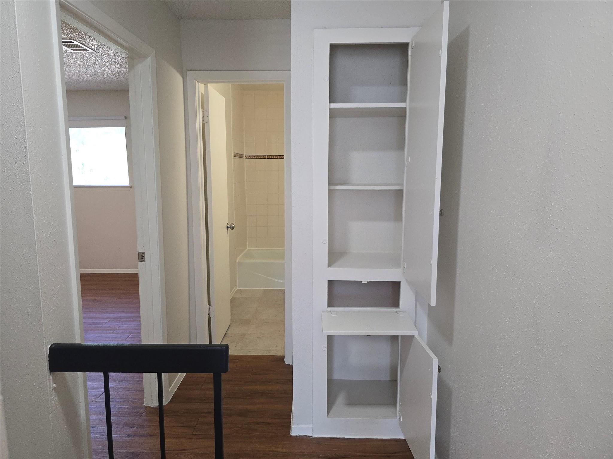 7108 Creekside Dr #b Property Photo 9