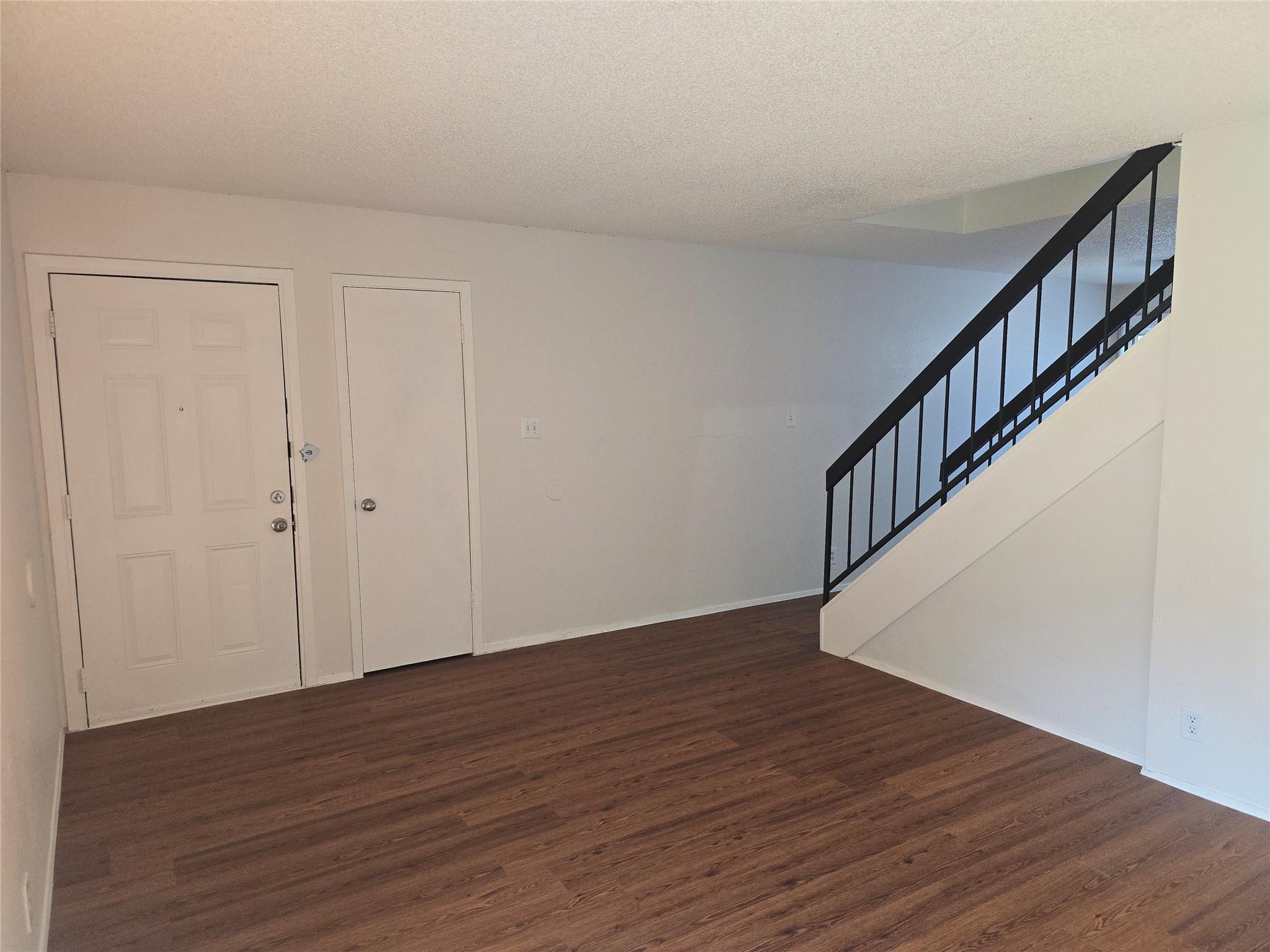 7108 Creekside Dr #b Property Photo 17