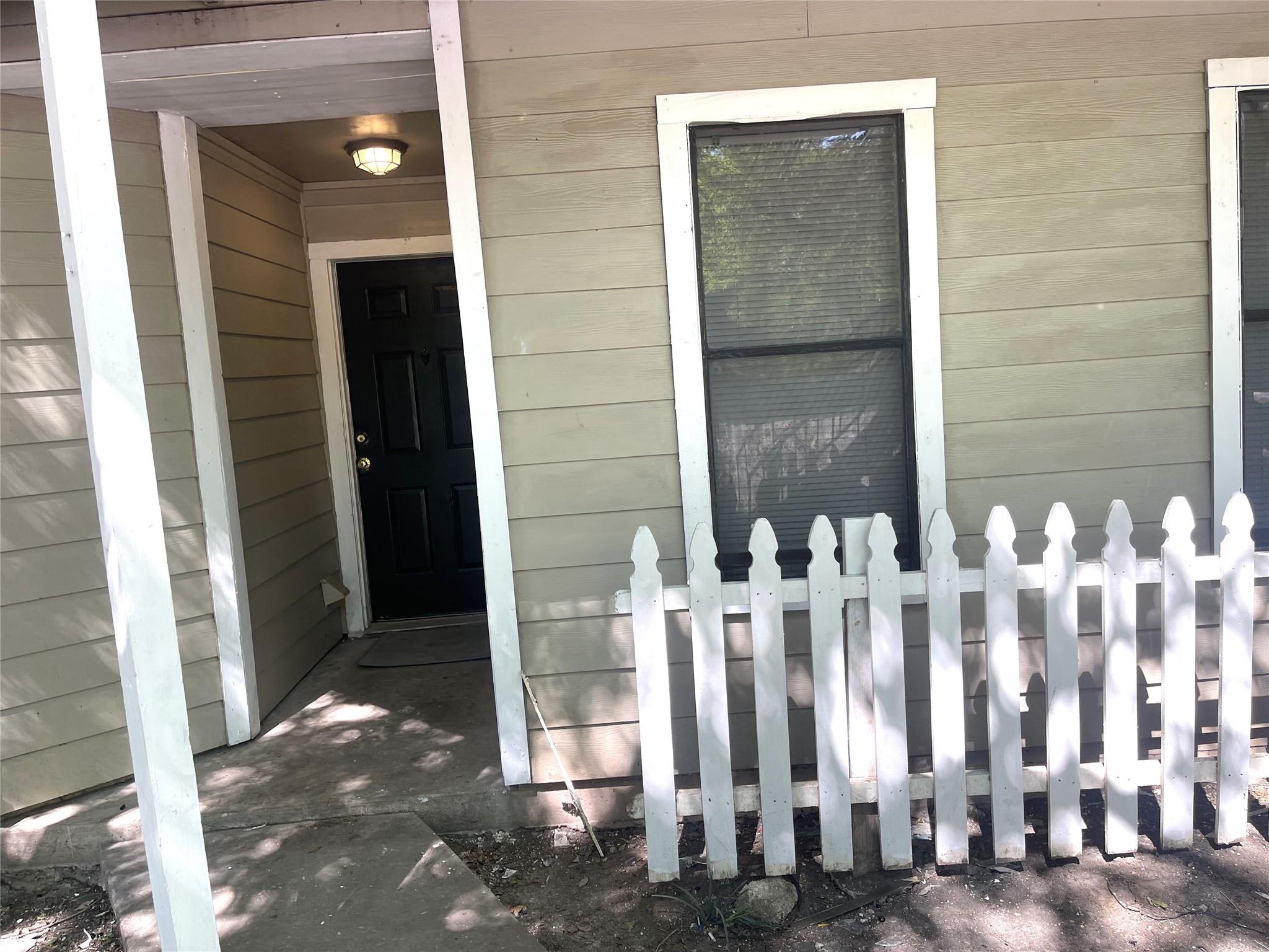 1902 West Loop Loop #a-1 Property Photo 1