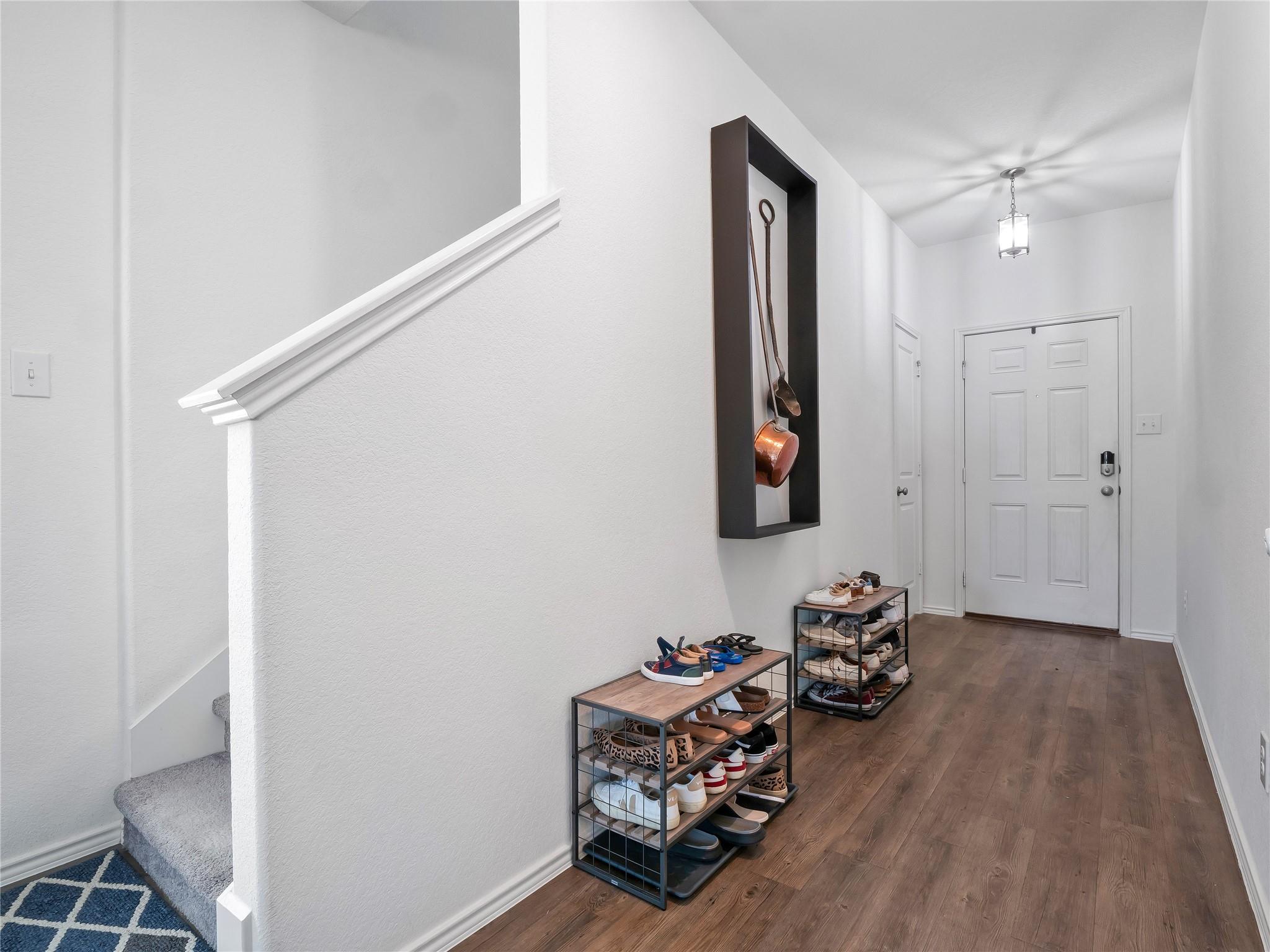 109 Comet Dr #3j Property Photo 1