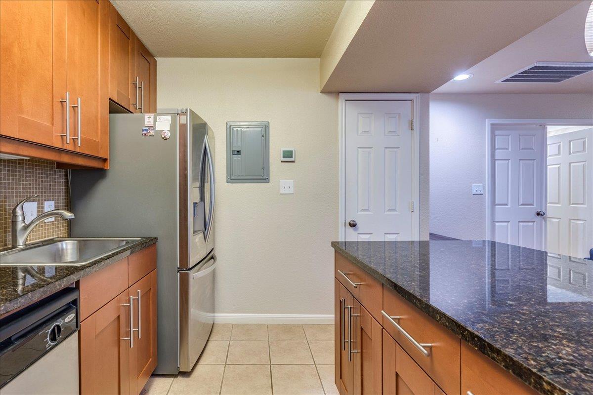 7685 Northcross Dr #521 Property Photo 11