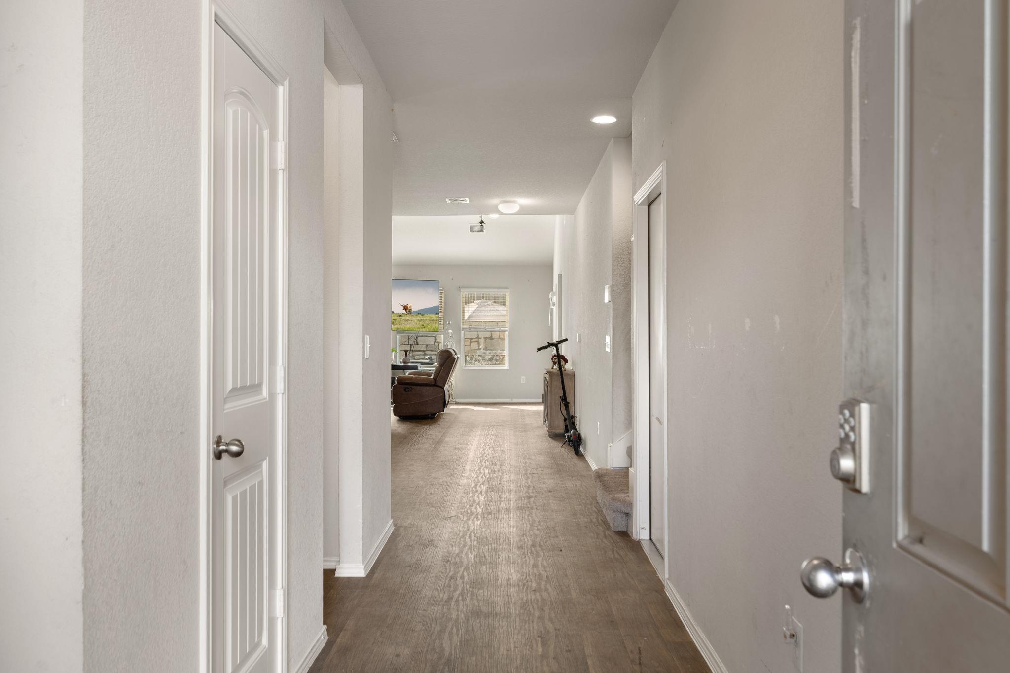 5908 Brampton Ln Property Photo 3
