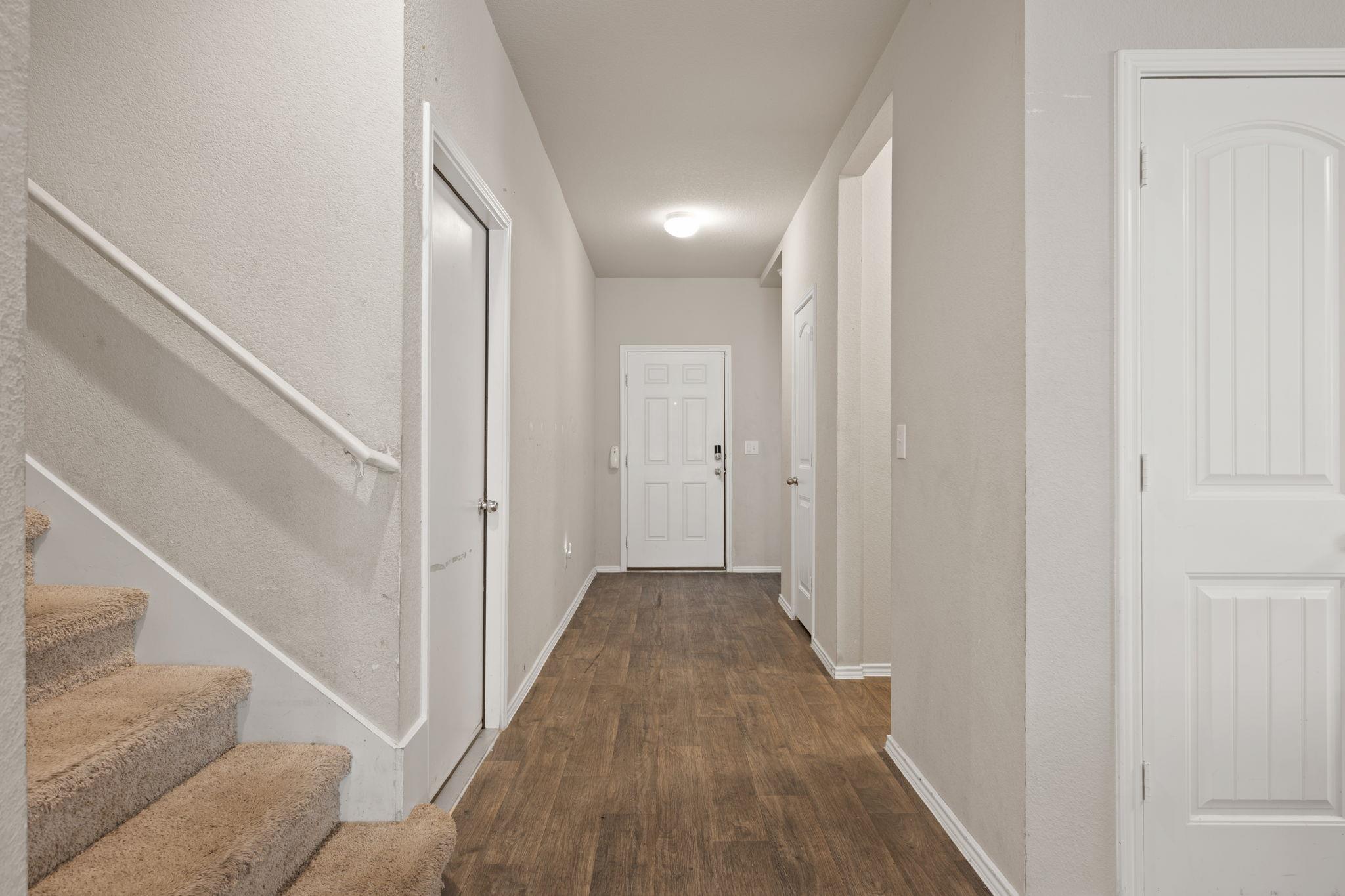 5908 Brampton Ln Property Photo 4