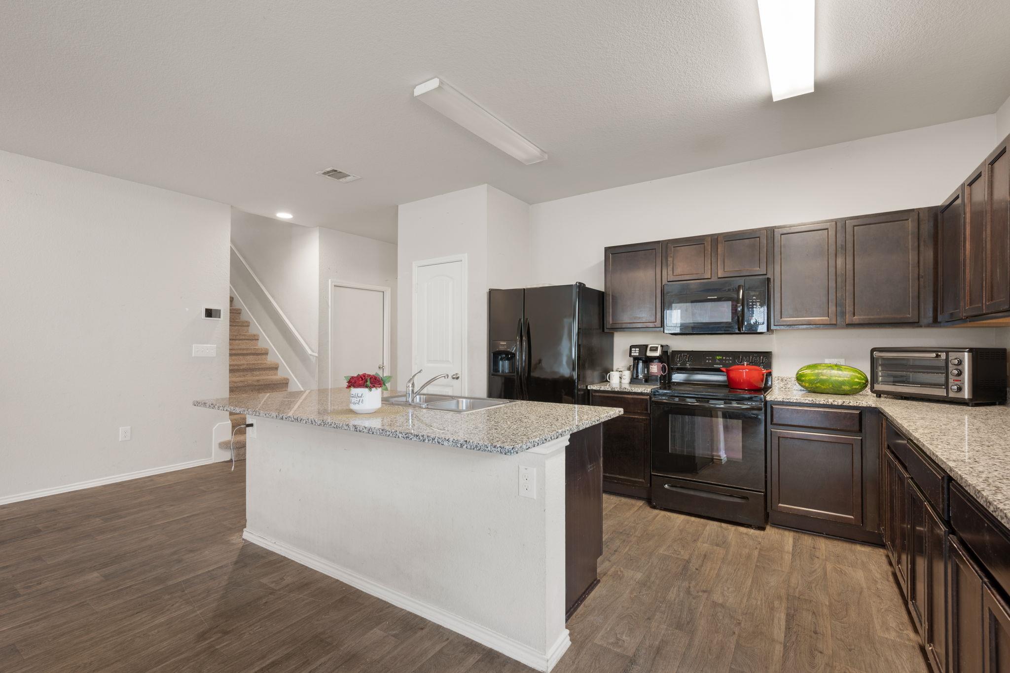 5908 Brampton Ln Property Photo 5