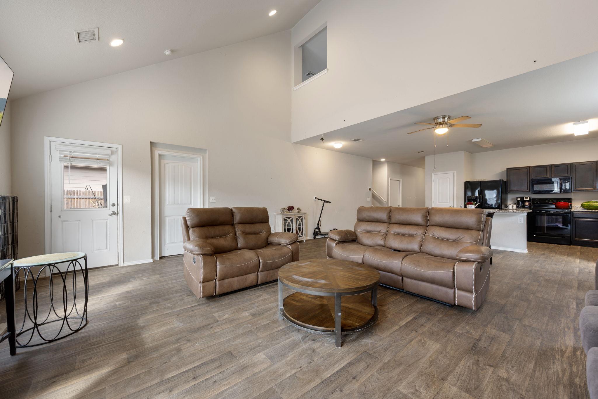 5908 Brampton Ln Property Photo 12