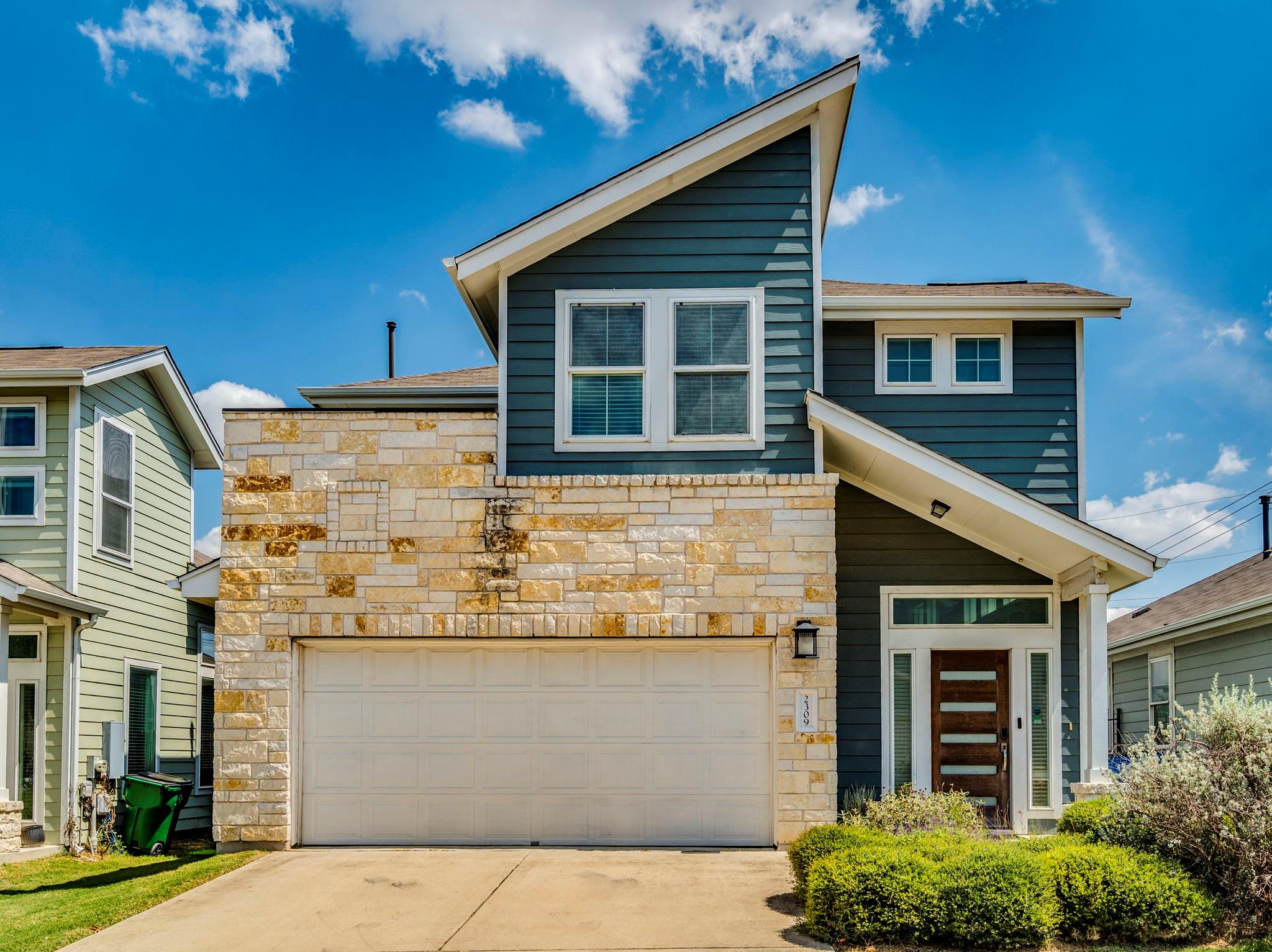 2309 Hermia St Property Photo 3