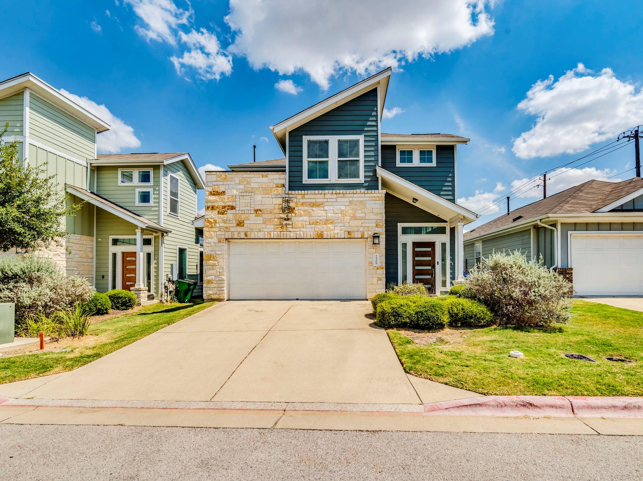 2309 Hermia St Property Photo 4