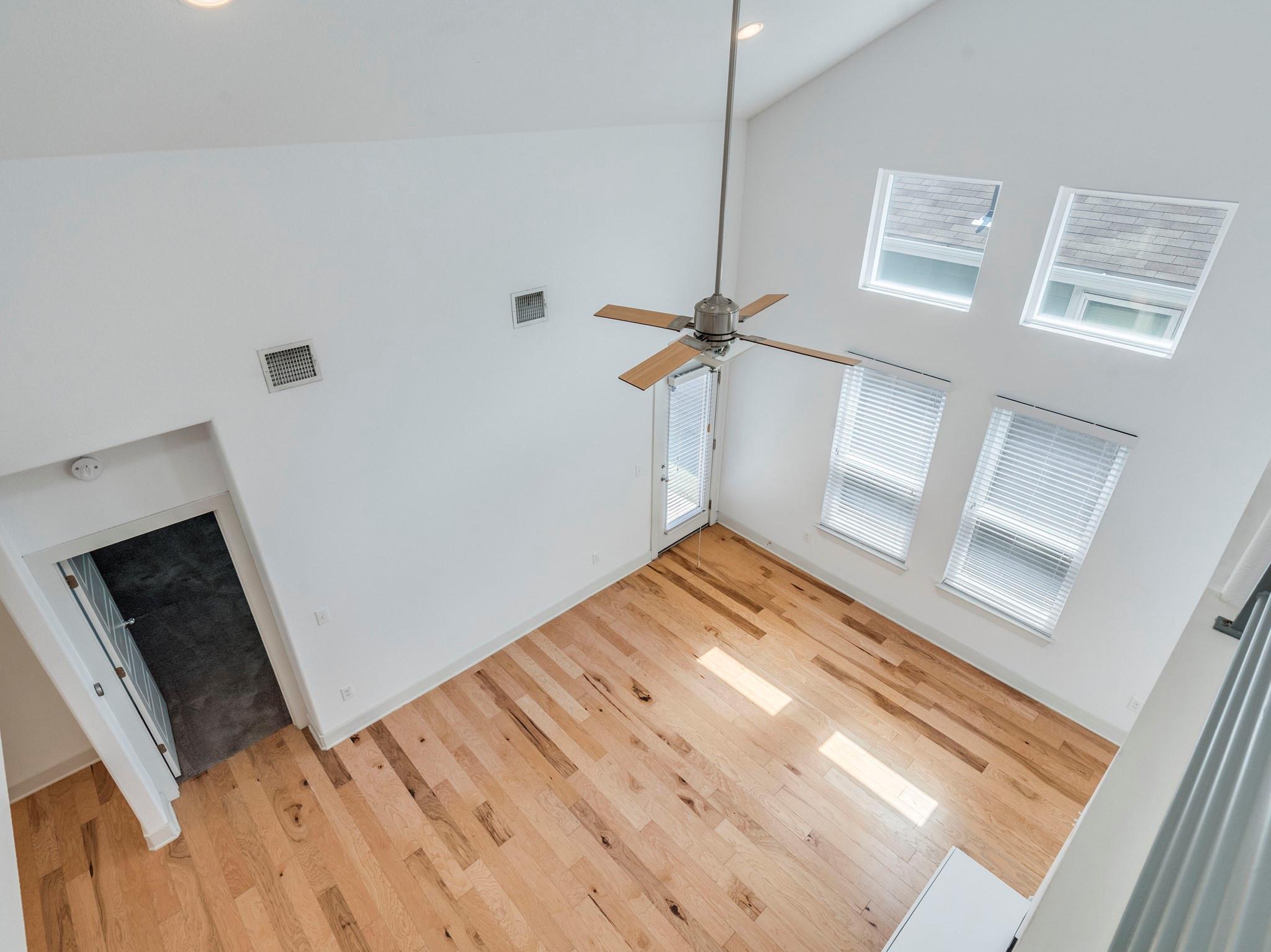 2309 Hermia St Property Photo 9