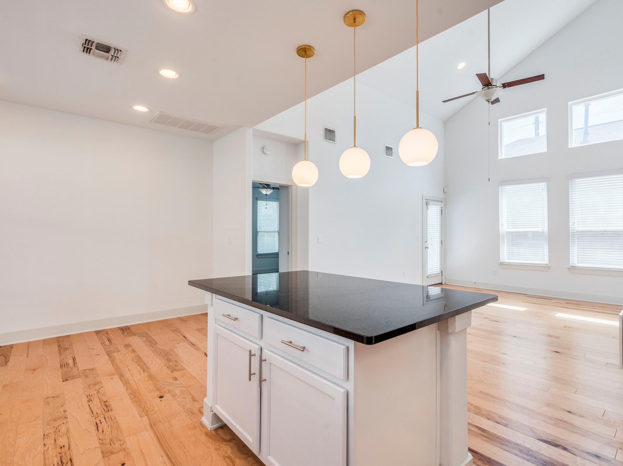 2309 Hermia St Property Photo 13