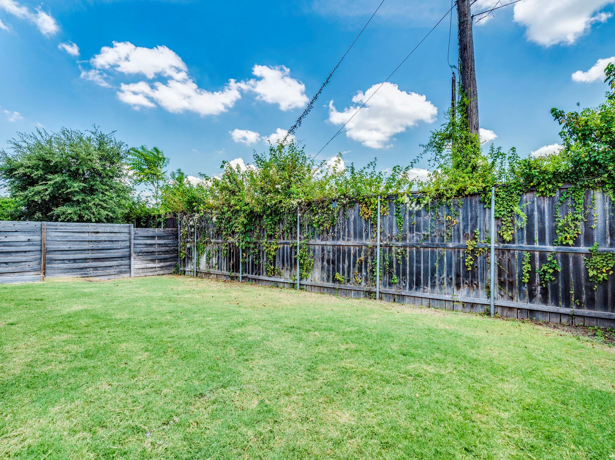 2309 Hermia St Property Photo 27