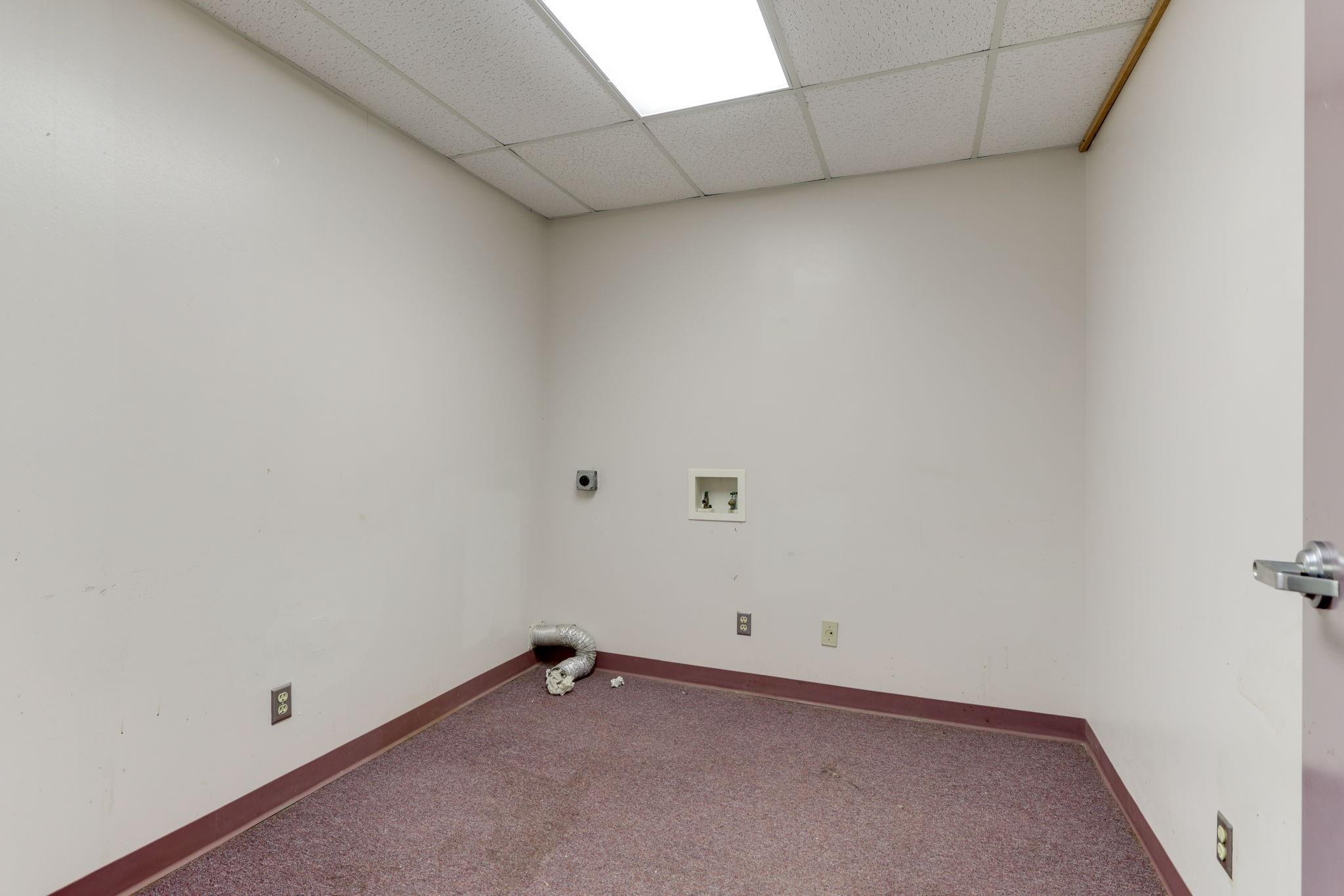 605 Upton Ave Property Photo 9