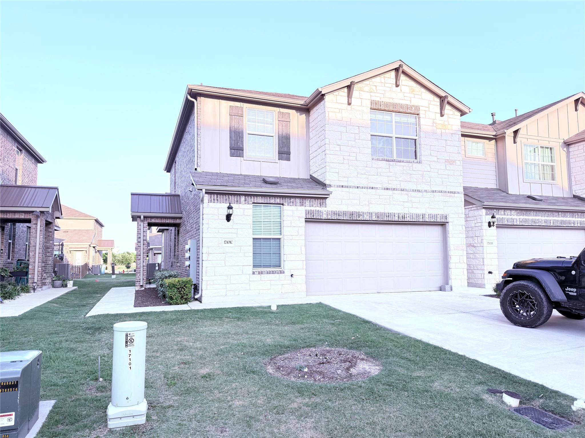 17101c Crane Fly Dr Property Photo 3