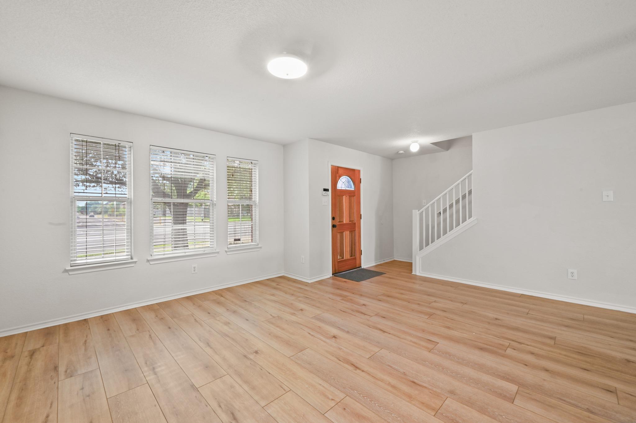11140 Currin Ln Property Photo 7