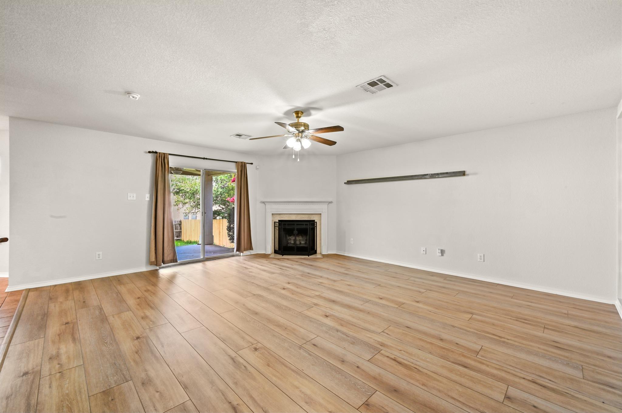11140 Currin Ln Property Photo 9