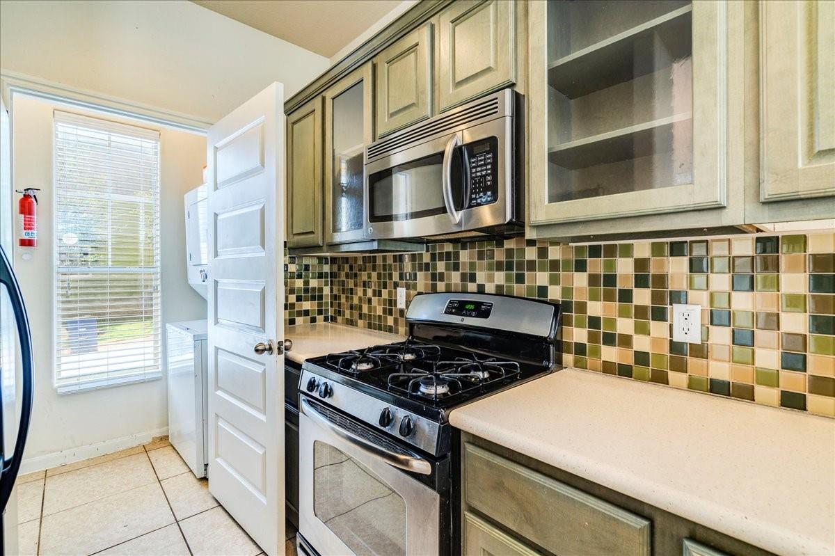 2924 Bond Dr #4c Property Photo 6