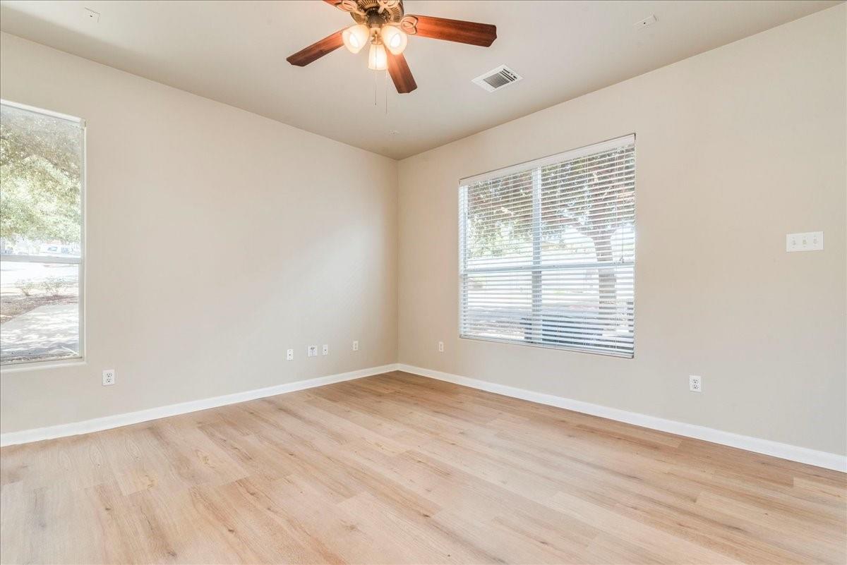 2924 Bond Dr #4c Property Photo 8