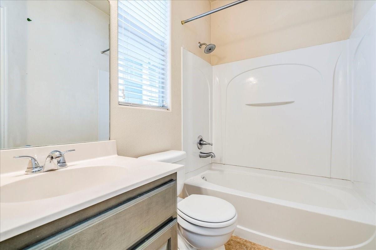2924 Bond Dr #4c Property Photo 14