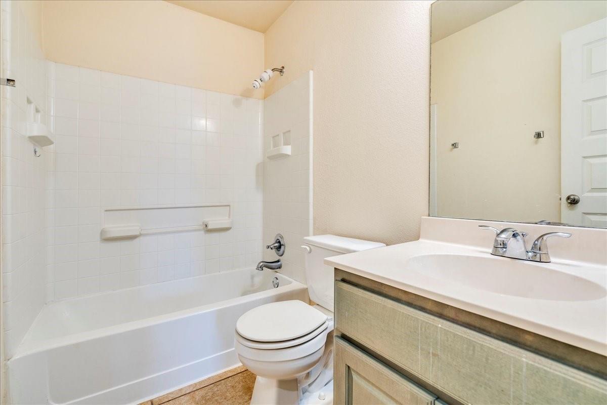 2924 Bond Dr #4c Property Photo 24