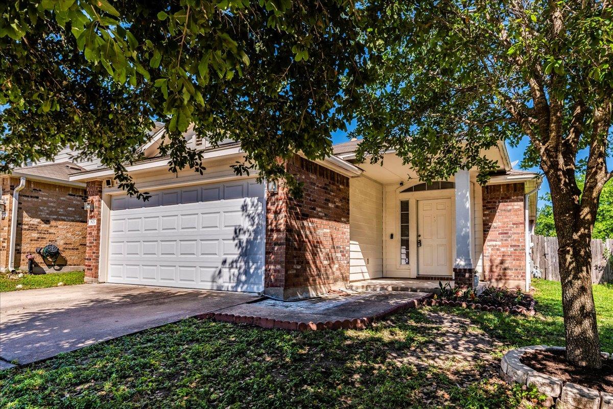 821 Sweet Leaf Ln Property Photo 1