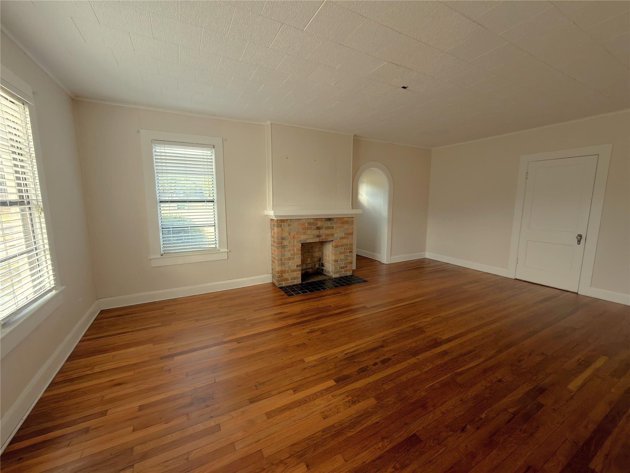 805 Howard St Property Photo 7