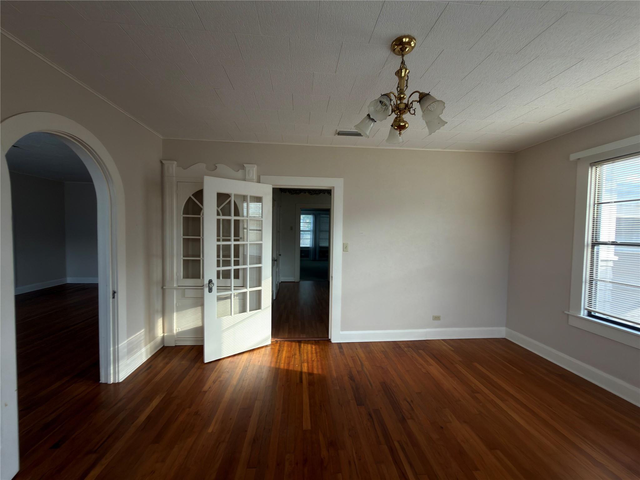 805 Howard St Property Photo 12