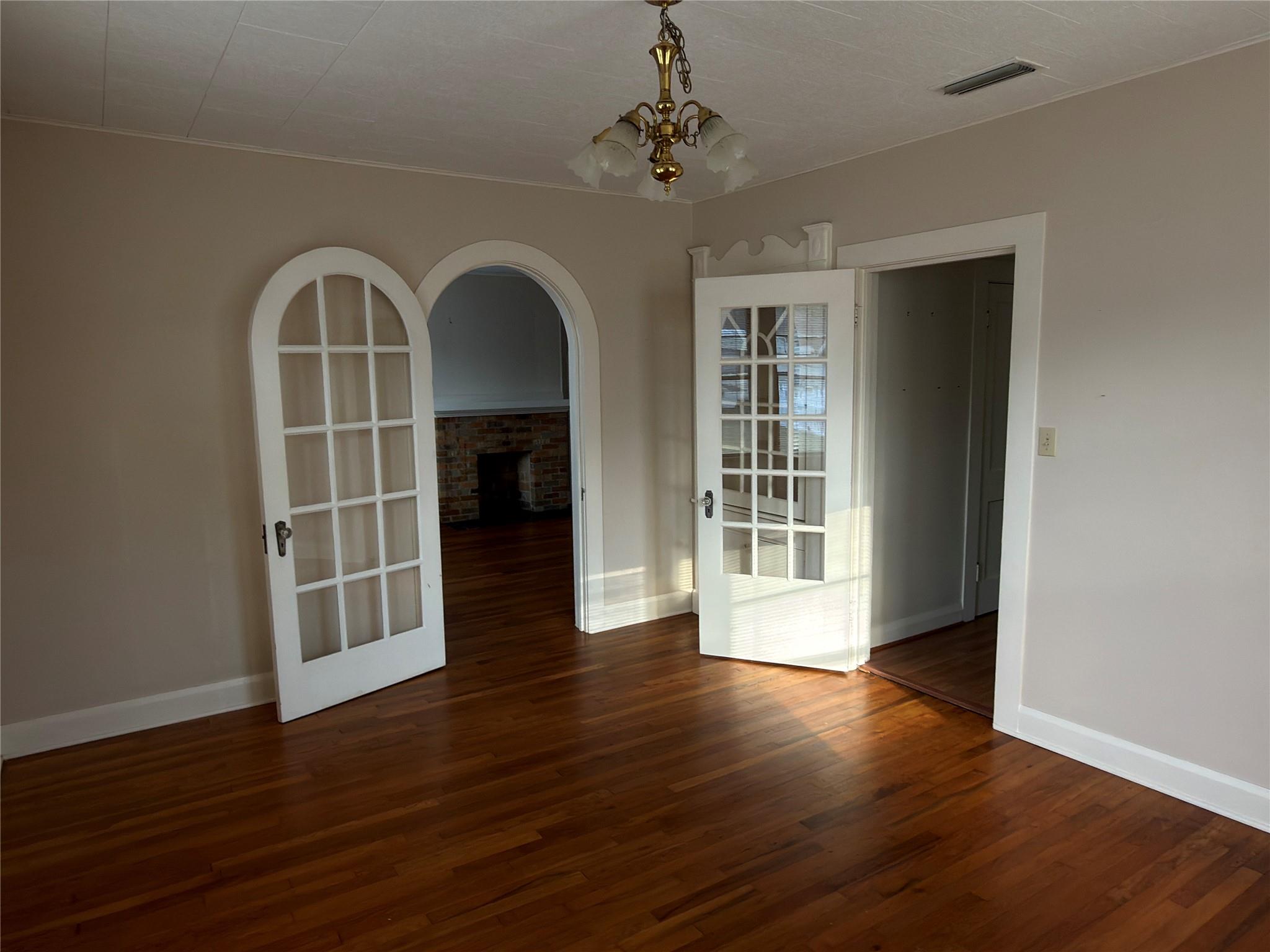 805 Howard St Property Photo 13