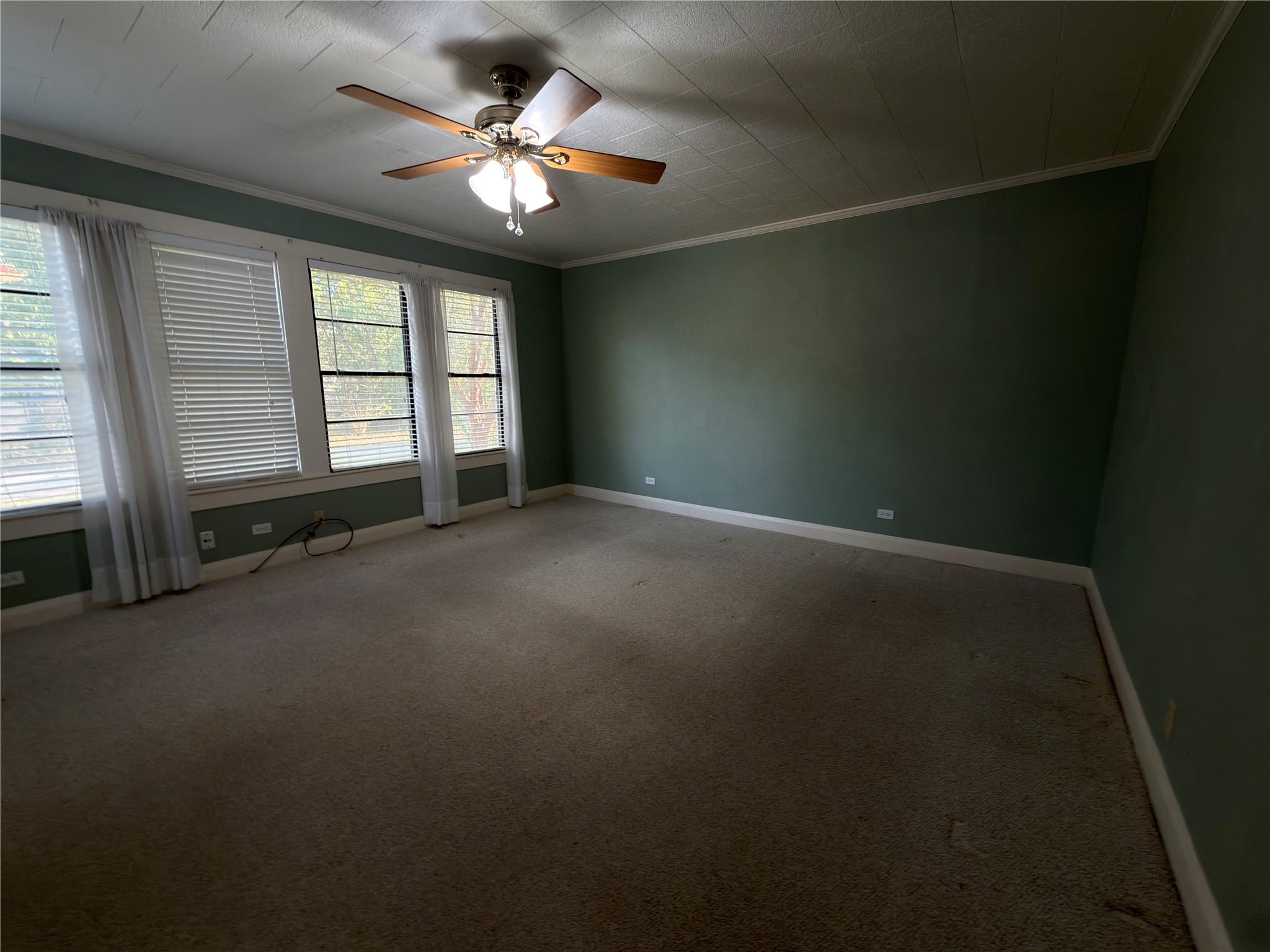 805 Howard St Property Photo 14