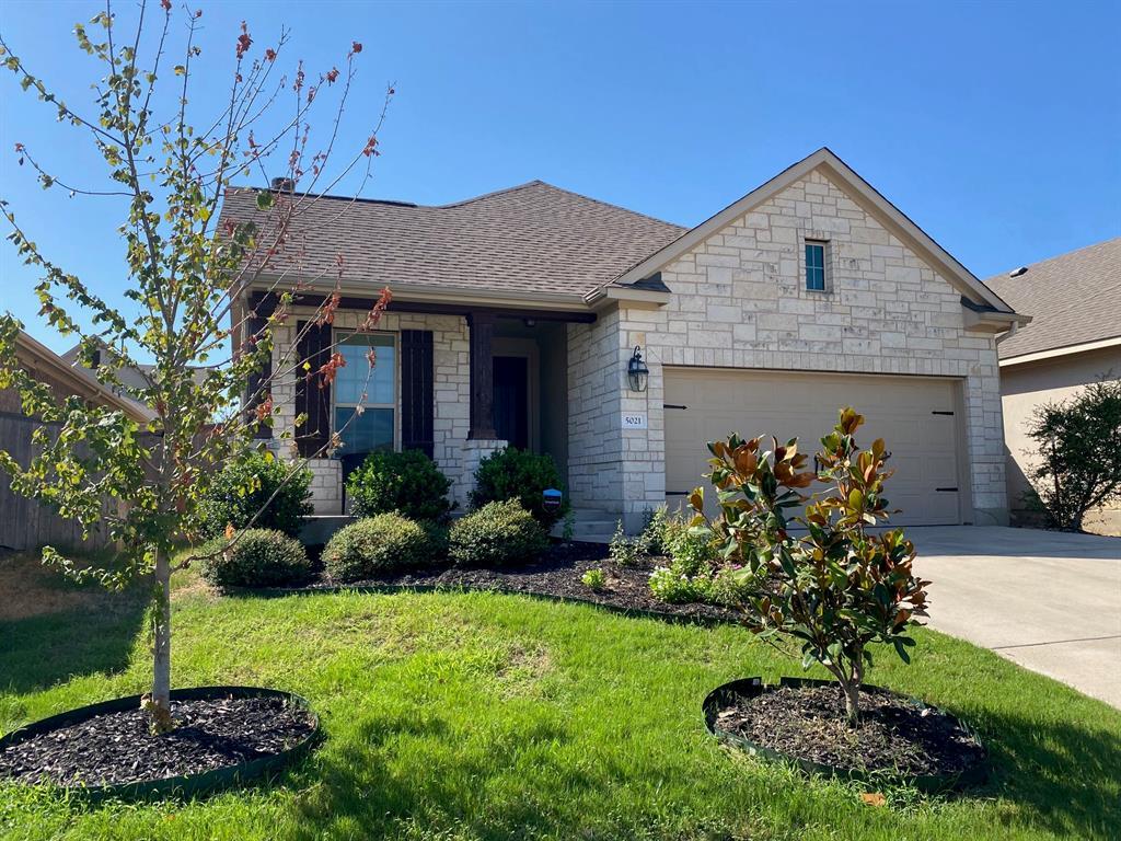 5021 Pearl Crescent Ln Property Photo 1