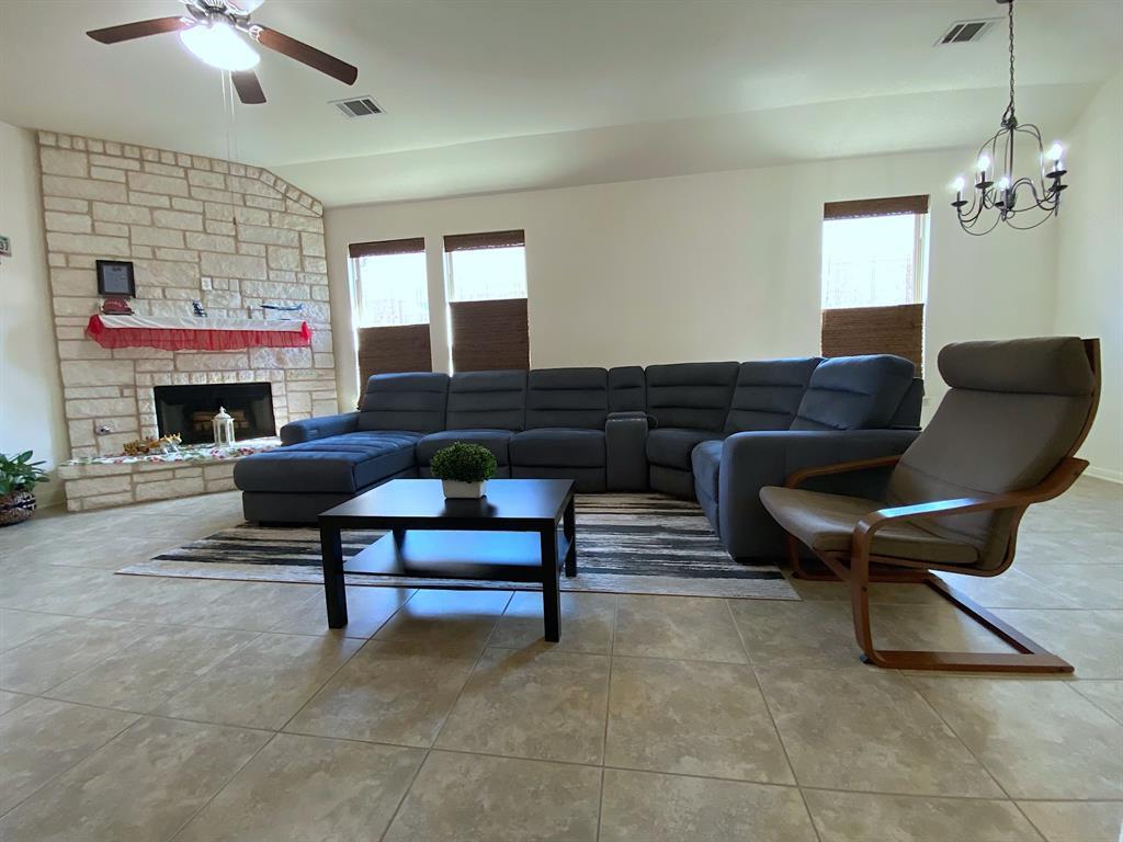 5021 Pearl Crescent Ln Property Photo 6