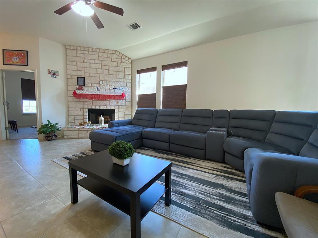 5021 Pearl Crescent Ln Property Photo 7