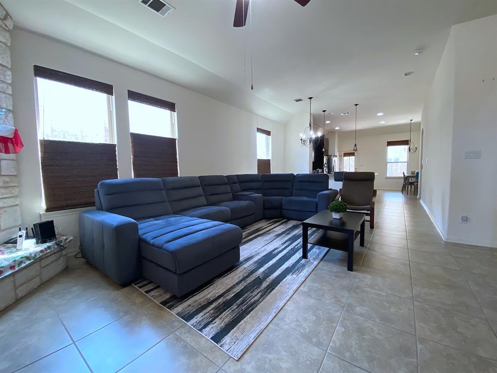 5021 Pearl Crescent Ln Property Photo 8
