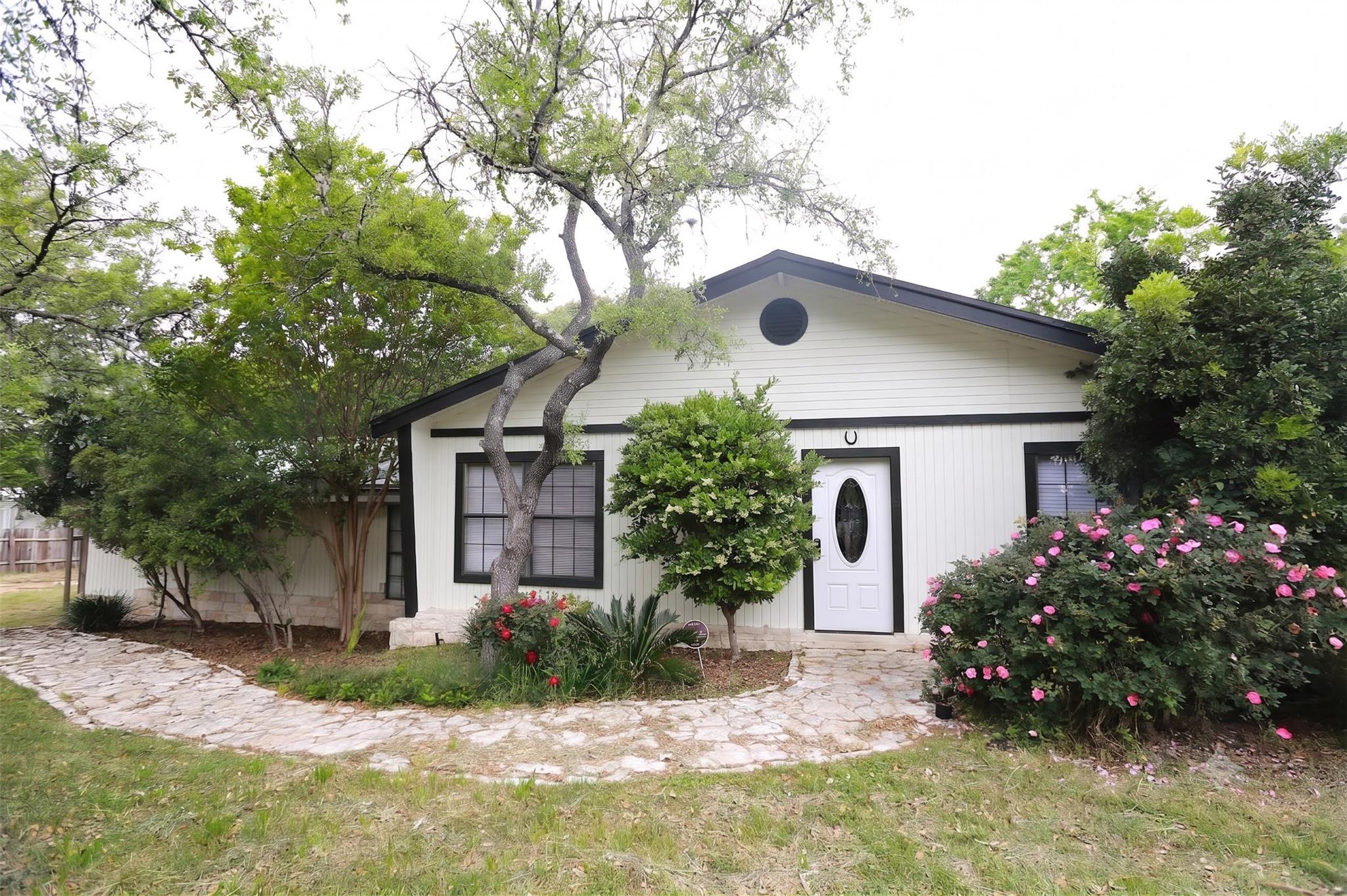 1125 San Augustine Dr Property Photo 1