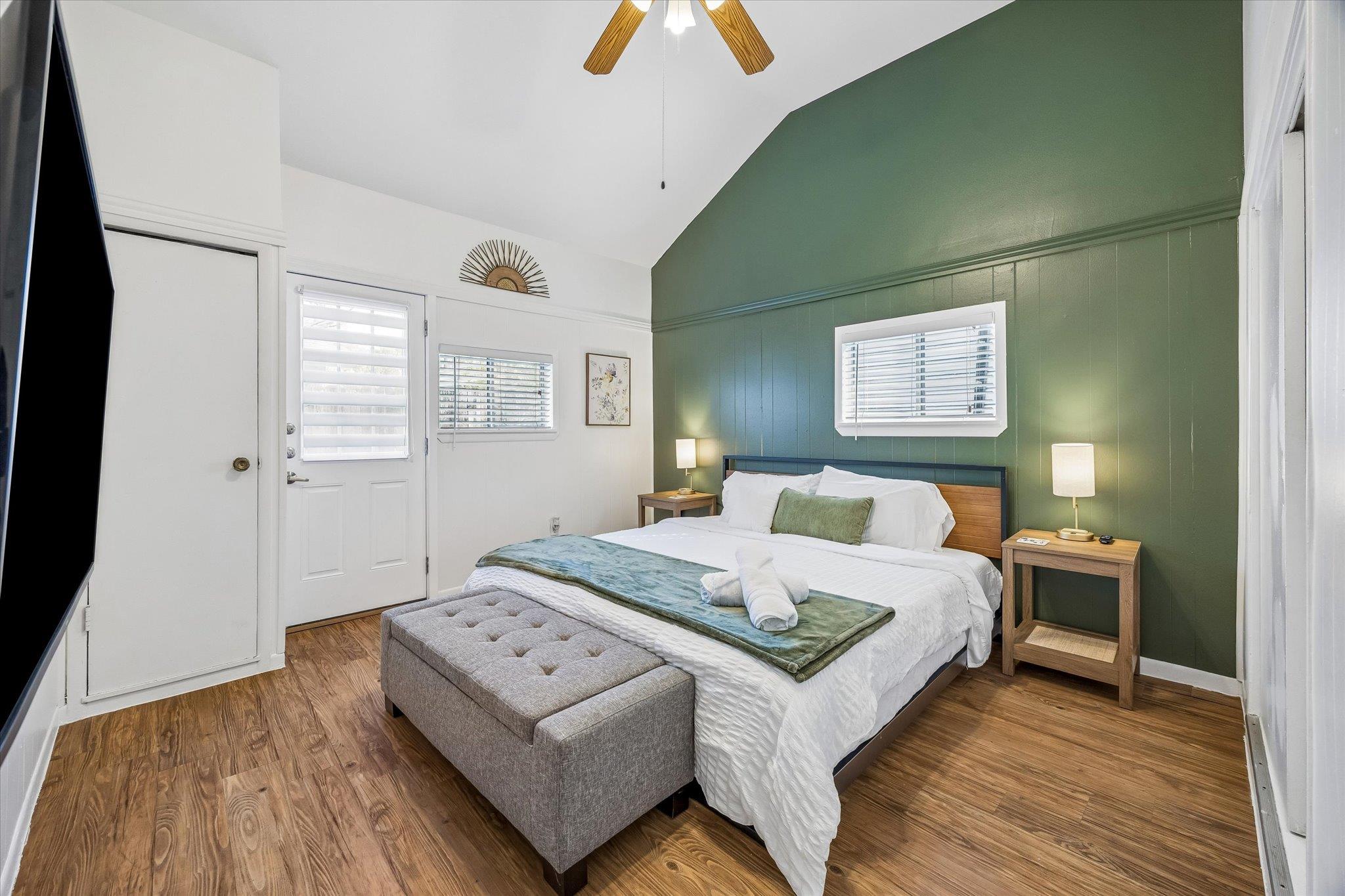 211 Lessin Ln #b Property Photo 8