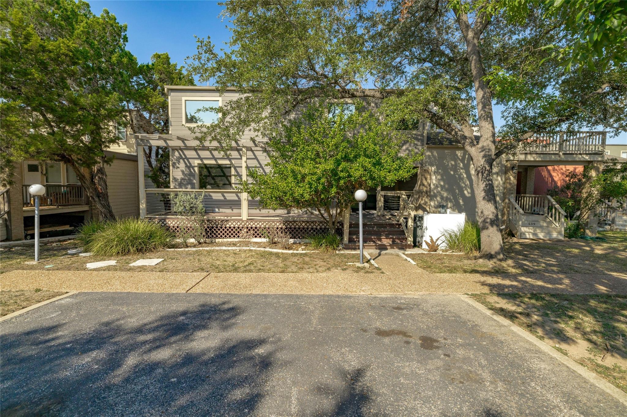 537 Venture Blvd S Property Photo 3