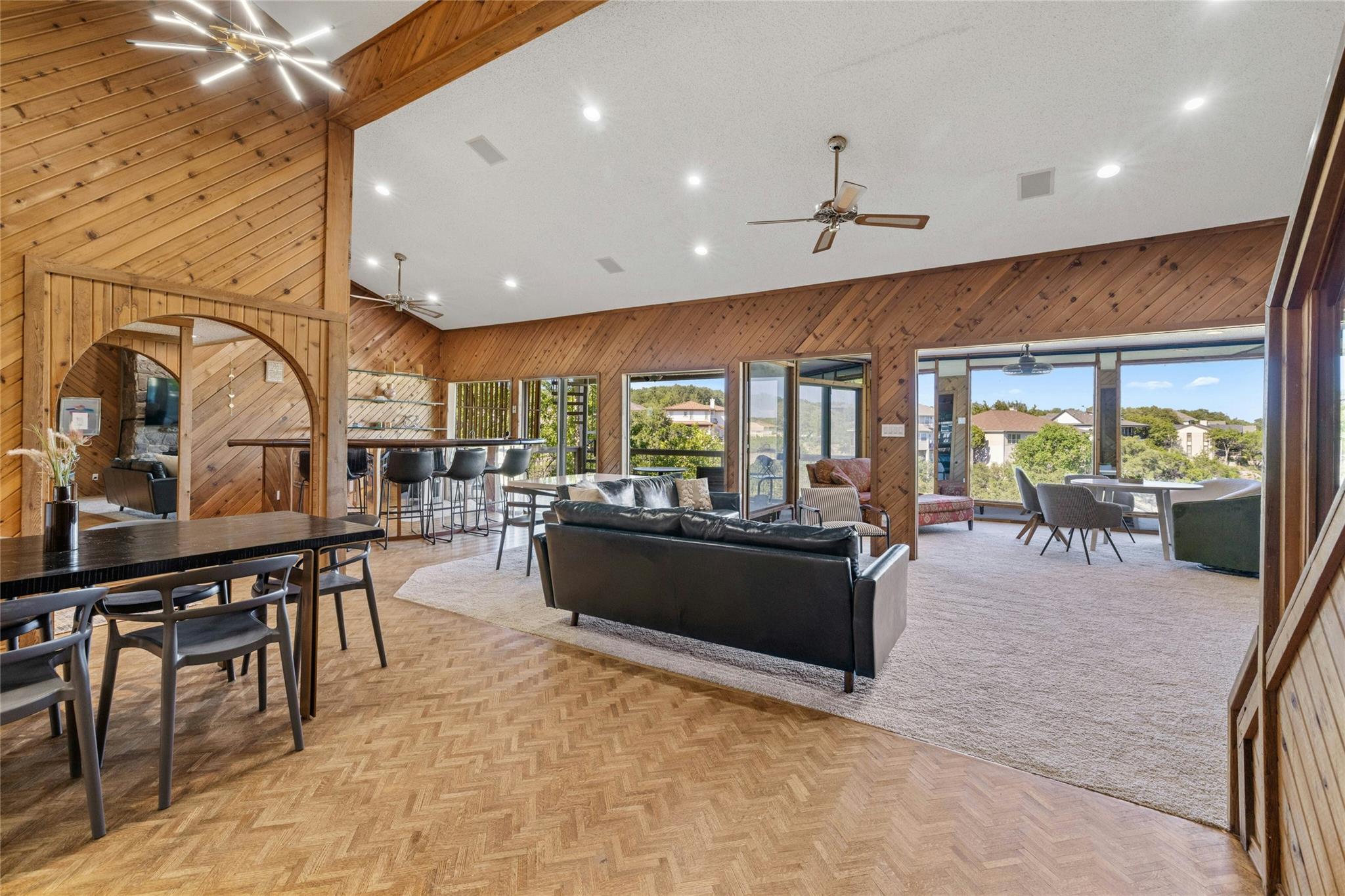 537 Venture Blvd S Property Photo 6