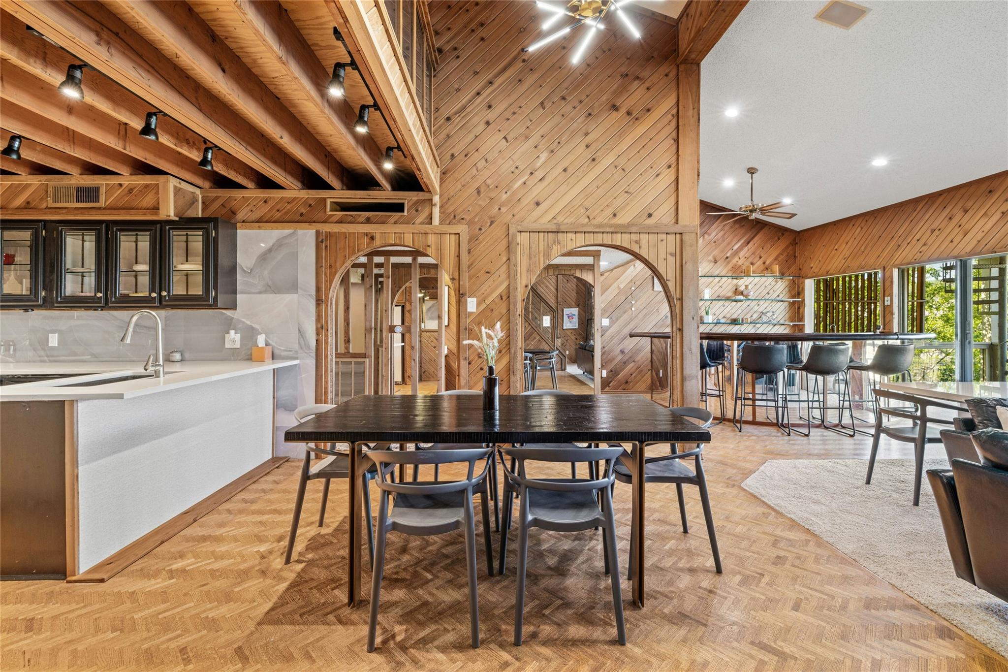 537 Venture Blvd S Property Photo 7