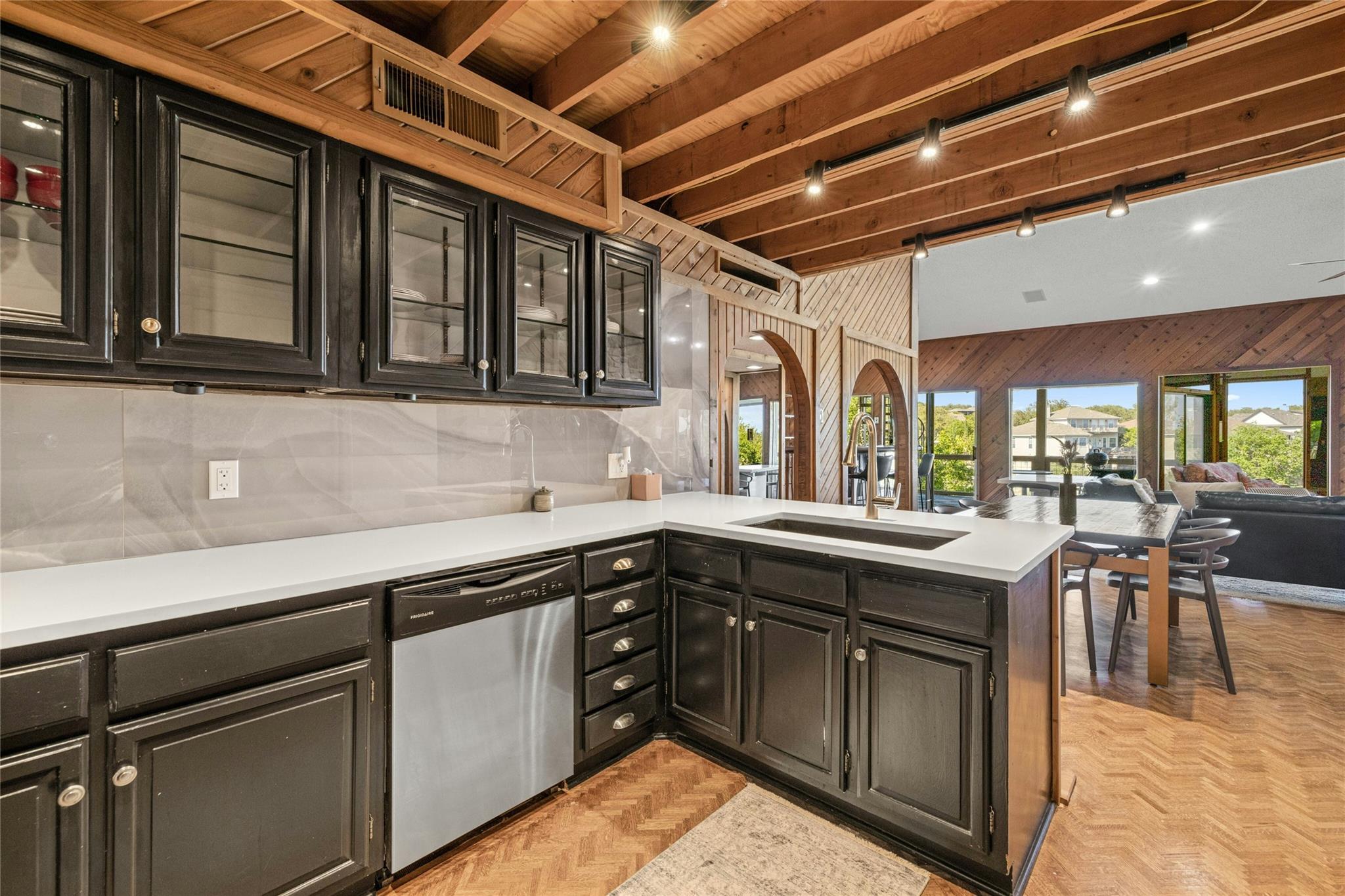 537 Venture Blvd S Property Photo 12